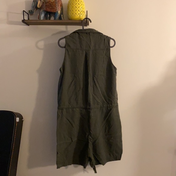 Banana Republic Classy Romper. Used only once. - Picture 3 of 3